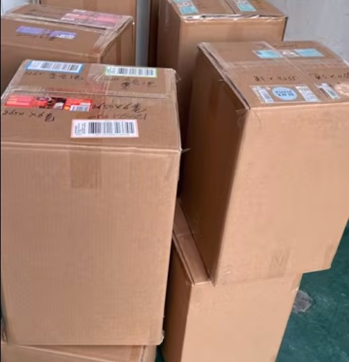Selbstklebende Etiketten von Xinsen wurden erfolgreich verpackt und versendet und liefern weltweit hochwertige Etikettenlösungen